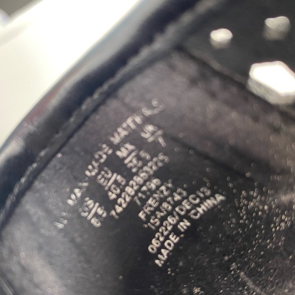 Bongo Frenzy circle laser cut black pointed toe ballet flats, 8.5M - Picture 8 of 12